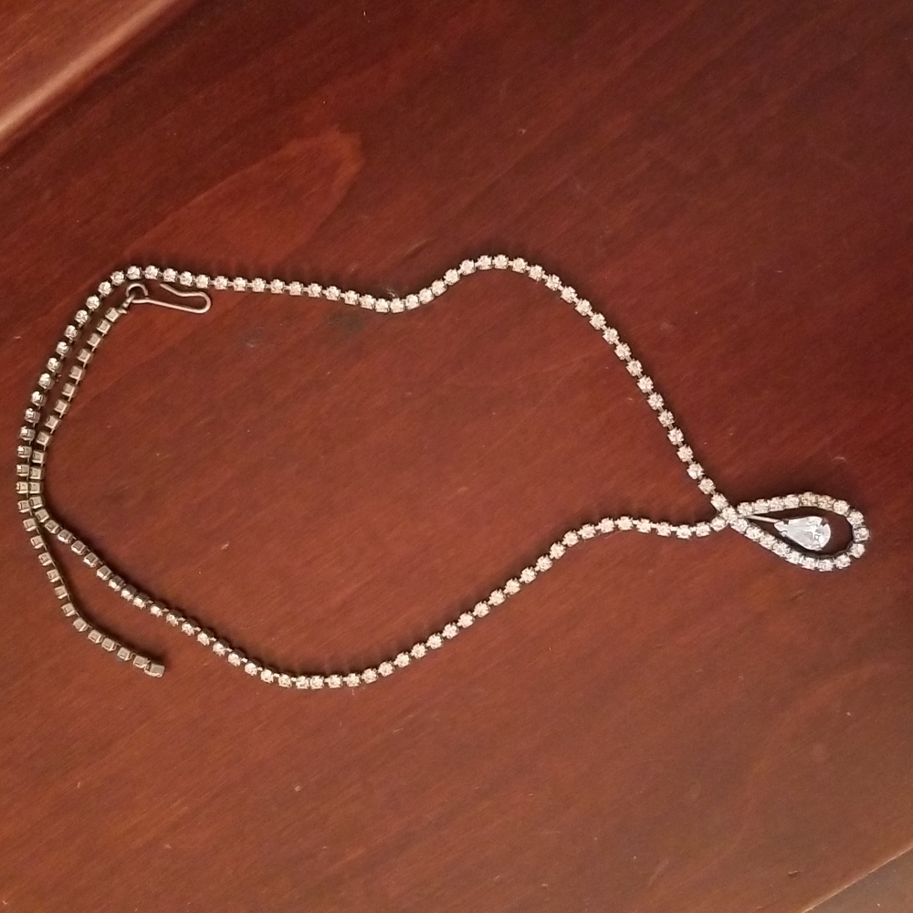Teardrop Rhinestone pendant, 18" adjustable length, ECU